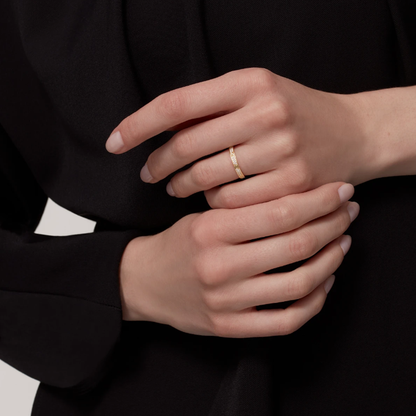Cloutière – Isabelle Pavé Love Ring