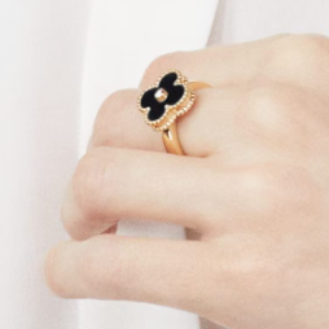 Van Clève – Onyx Bloom Ring