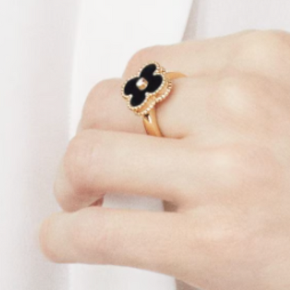 Van Clève – Onyx Bloom Ring